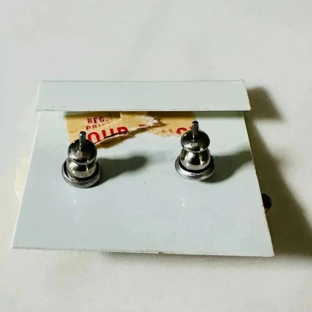 Circus Lion Stud Earrings - Zoo - Hypo-Allergenic - Vintage - Picture 3 of 3